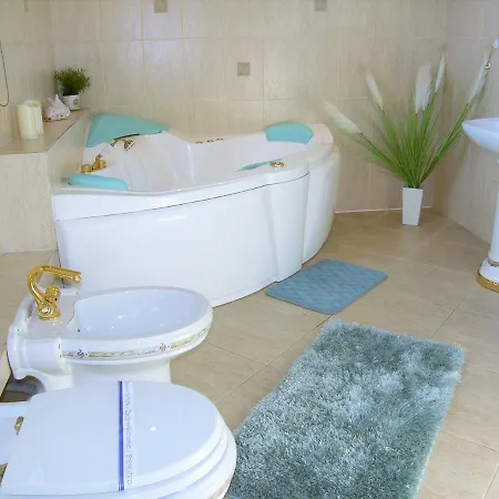 Kaliny Apartamenty Wanny Z Hydromasazem Chorzow Exterior photo