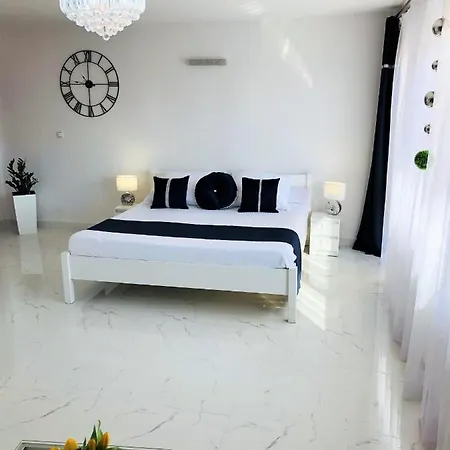 Kaliny Apartamenty Wanny Z Hydromasazem Chorzow Exterior photo